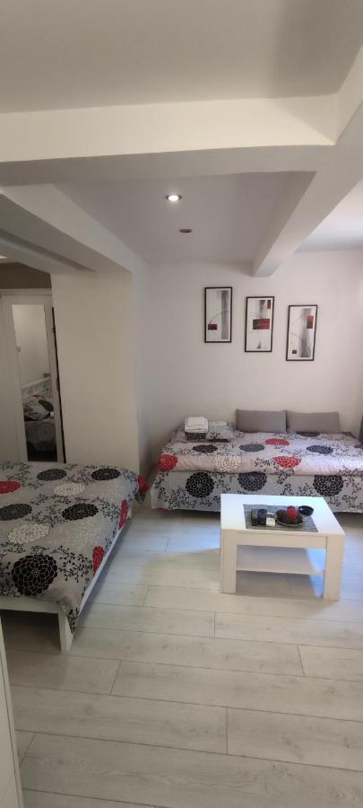 Studio Apartman KOCKA Belgrado Exterior foto